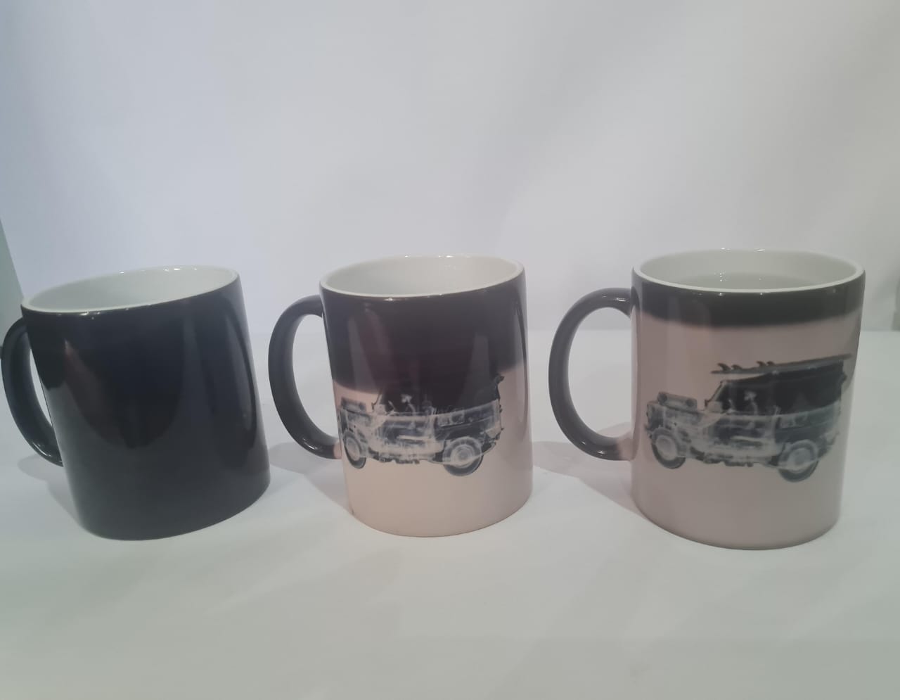 Heat-sensitive mugs, also known as color-changing mugs, single unit each